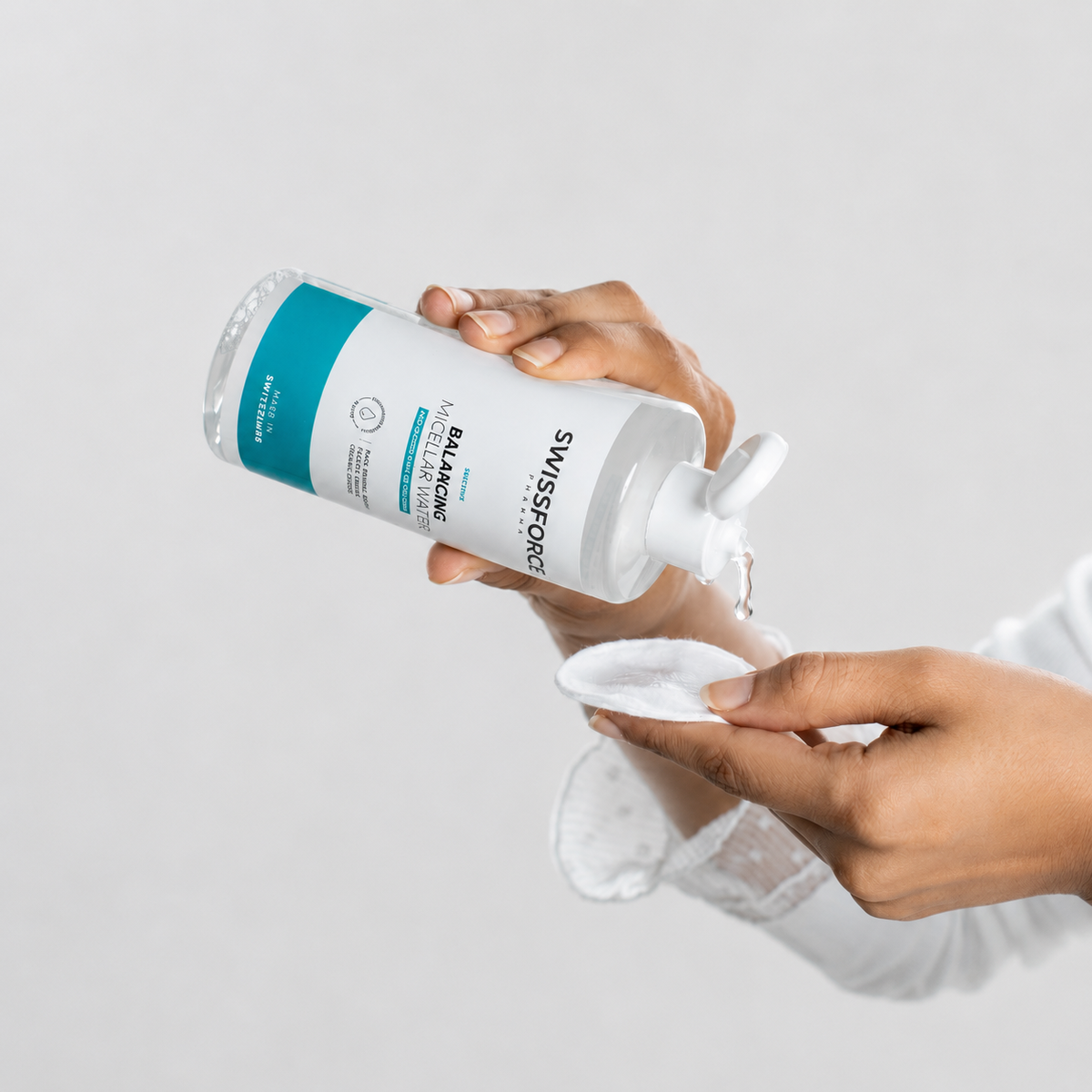 Oily Skin: Understanding Excess Shine and How to Achieve a Balanced Complexion